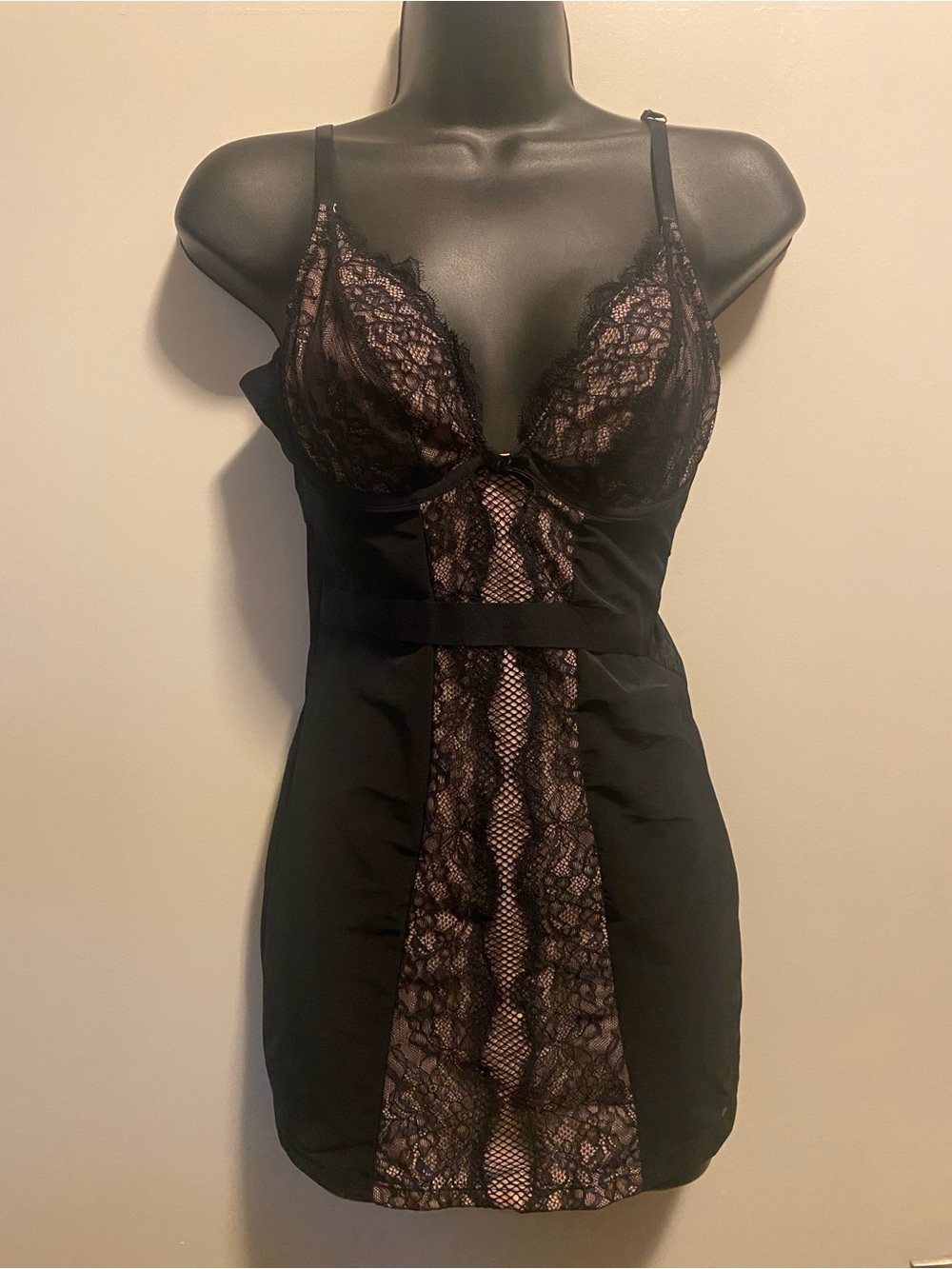 NWT Pour Moi Dark Romance Underwired Cami Suspender Black Lace w Pink